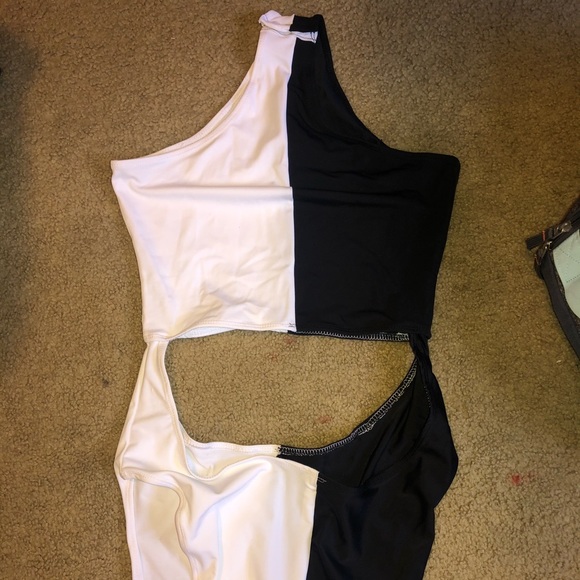 NYFW BODYSUIT FROM TASTEFUL GIRLS - Picture 4 of 5